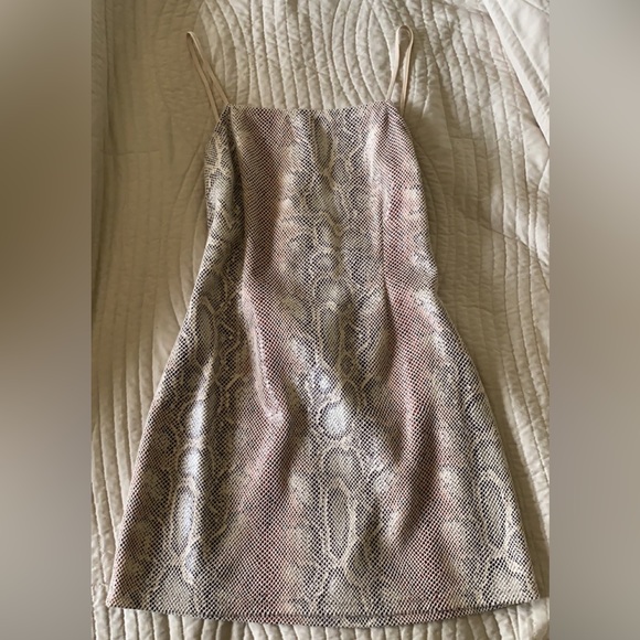 backless dress urban outfitters Urban Outfitters Chain Link Metallic Red Star Dress with Open Back – The  Thrifty Hippy main image 1